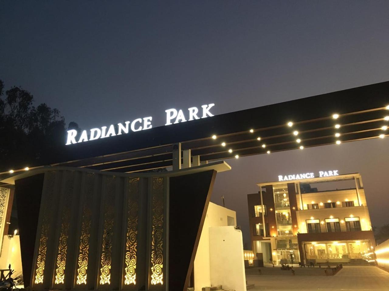 Hotel Radiance Park Rāmpur Zewnętrze zdjęcie